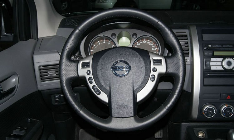 方向盤(pán)有點(diǎn)重是怎么回事