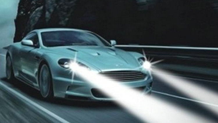 夜間開(kāi)車燈光怎么使用