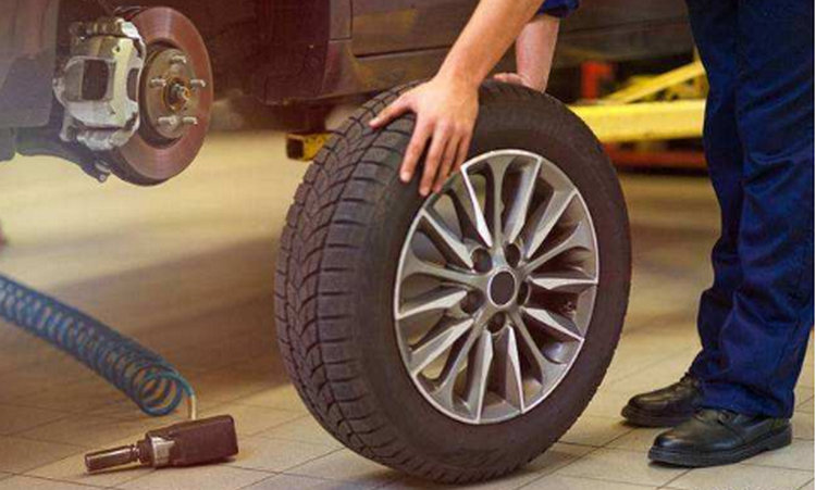 換4個輪胎手工費(fèi)大概多少錢
