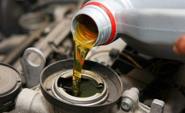 機(jī)油少了一半對(duì)發(fā)動(dòng)機(jī)有傷害嗎