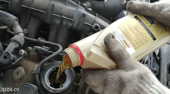 不換機(jī)油對發(fā)動機(jī)有什么影響