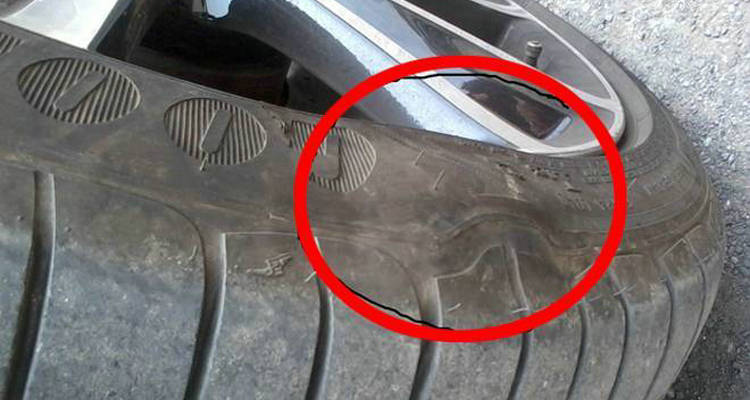 汽車(chē)輪胎有個(gè)小鼓包還能開(kāi)嗎