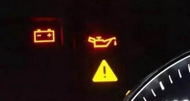 機油燈和電池?zé)袅潦鞘裁丛?></i>
          <h3>機油燈和電池?zé)袅潦鞘裁丛?/h3>
          <span>知識</span>
          <p class=