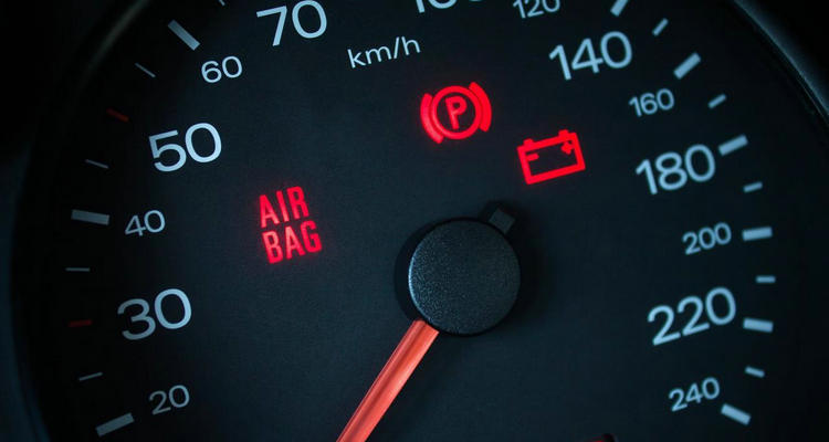 小車(chē)加扳手的故障燈亮什么原因