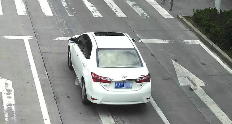 開車走錯(cuò)了走到對(duì)向車道扣幾分