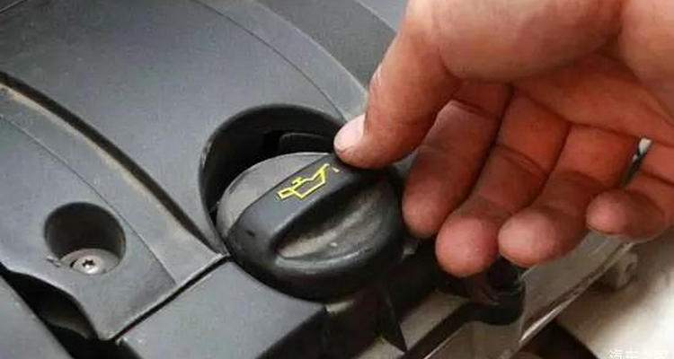 機(jī)油加在汽車哪個(gè)位置