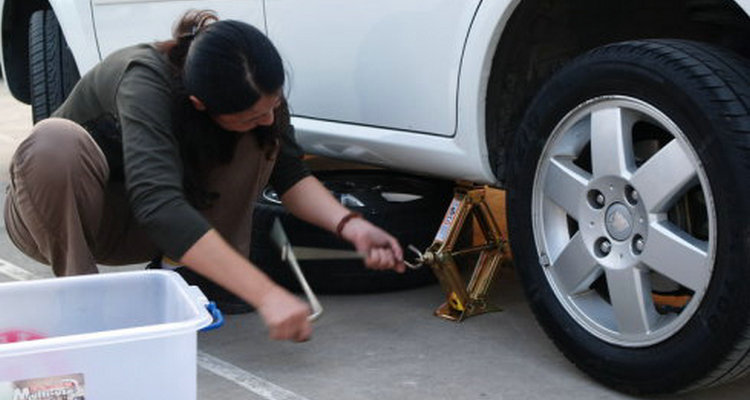 汽車輪胎自己能換嗎