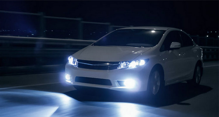 車沒(méi)電了但是車燈還亮怎么回事