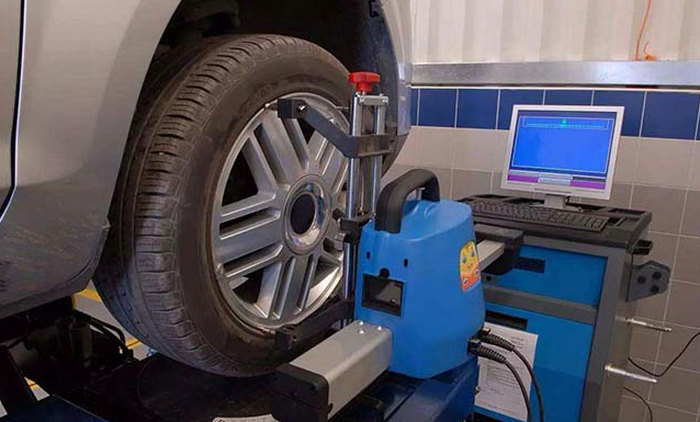 做四輪定位必須去4s店嗎