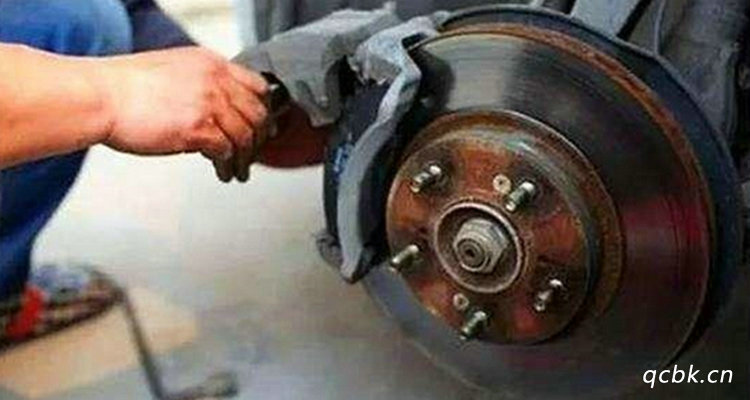 更換剎車(chē)片后感覺(jué)剎車(chē)變軟了怎么回事