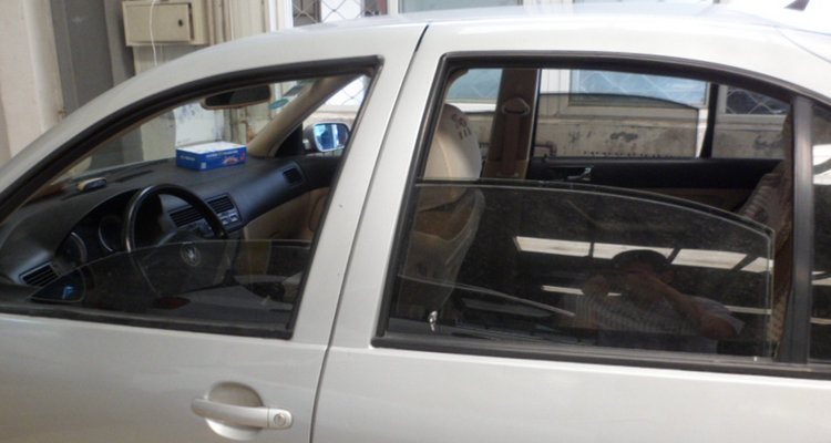 車窗升起來很慢是什么原因