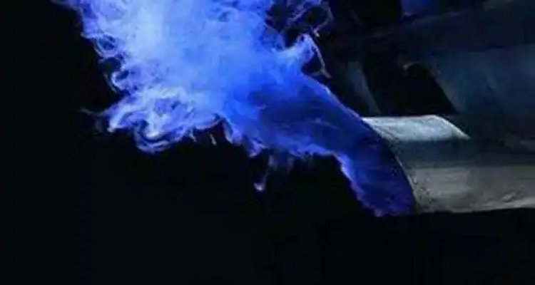 汽車冒藍煙怎么解決