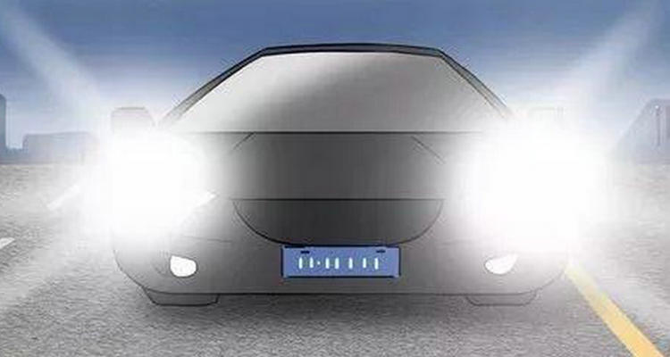 開遠光燈被監(jiān)控拍到會扣分嗎