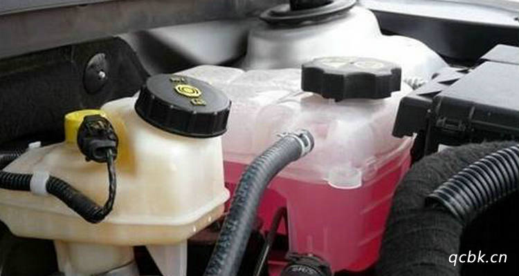 怎樣快速排空玻璃水 車?yán)锏牟Ａ趺磁趴?></i>
          <h3>怎樣快速排空玻璃水 車?yán)锏牟Ａ趺磁趴?/h3>
          <span>知識</span>
          <p class=