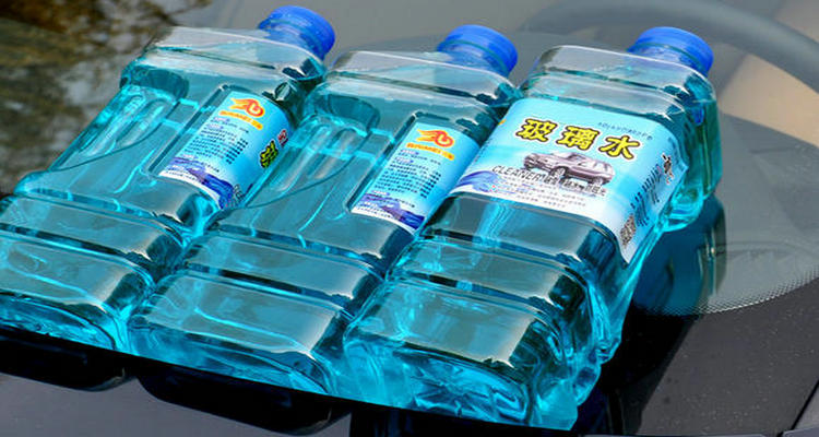 新車(chē)出廠的玻璃水是防凍的嗎