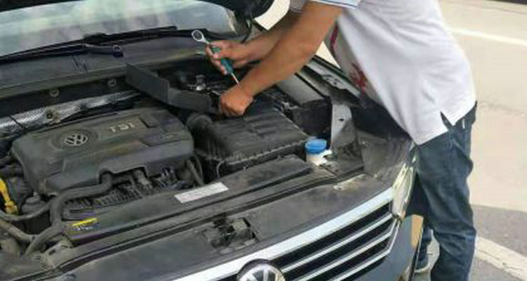 汽車打火沒反應(yīng)電瓶有電怎么回事