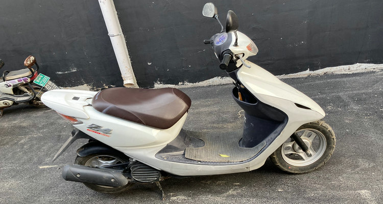 踏板車沒(méi)有腳啟動(dòng)沒(méi)電了怎么辦