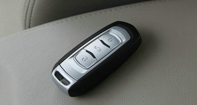 車鑰匙突然失靈沒(méi)反應(yīng)了怎么辦