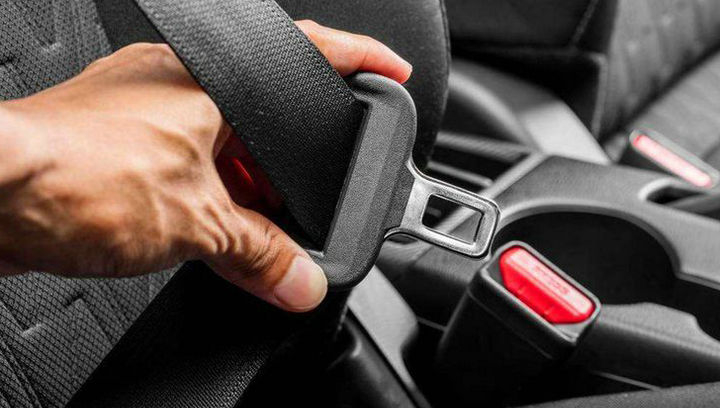 開車不系安全帶扣幾分