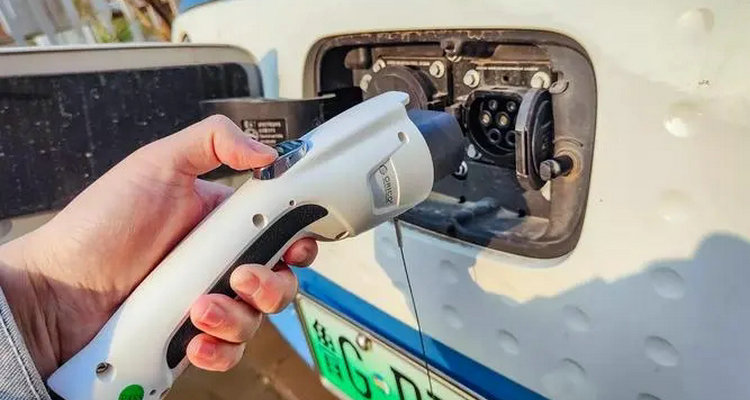 充電槍無法拔出怎么辦