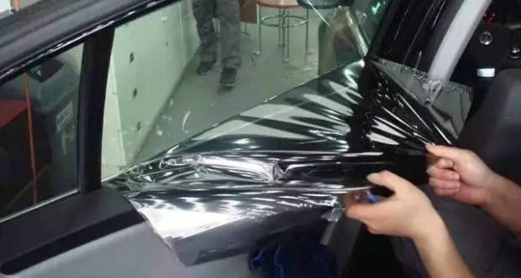 如何清除汽車舊貼膜