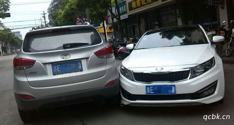 輕微剮蹭到別人的車(chē)怎么處理