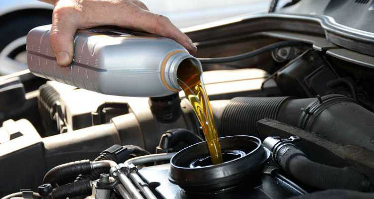 發(fā)動(dòng)機(jī)機(jī)油加多了會(huì)造成什么影響