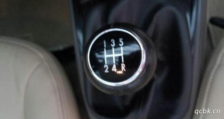 手動(dòng)擋車(chē)子退不了檔位怎么辦