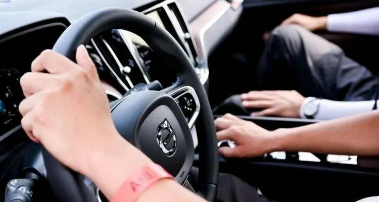 方向盤轉(zhuǎn)向輕重可以調(diào)嗎