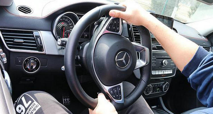 汽車方向盤打死有響聲什么原因