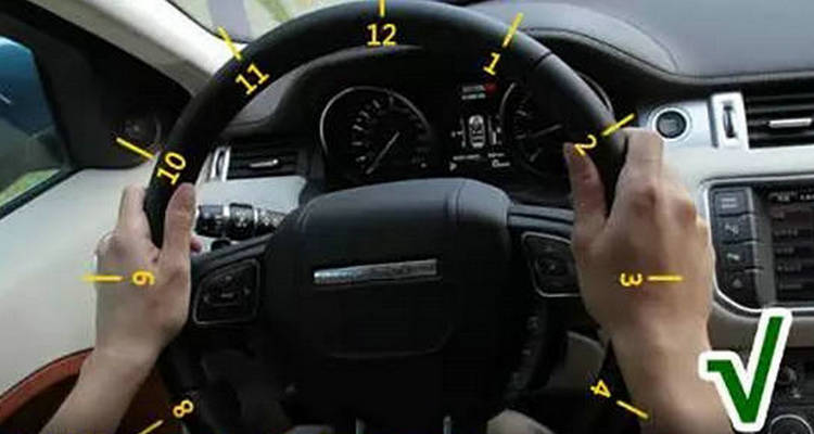 新手學(xué)車(chē)怎樣打方向盤(pán)正確方法