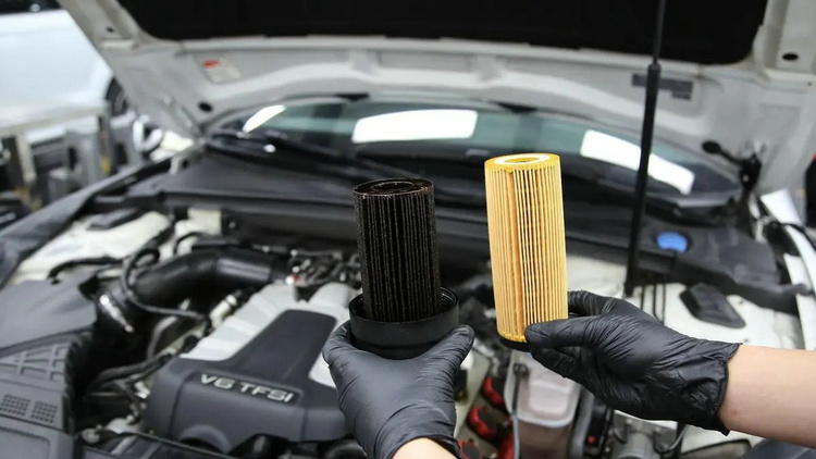 發(fā)動(dòng)機(jī)機(jī)油多久換一次最合適