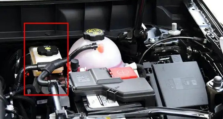 怎么判斷剎車(chē)油是否需要更換