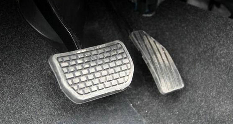 怎么判斷剎車(chē)空氣沒(méi)排干凈