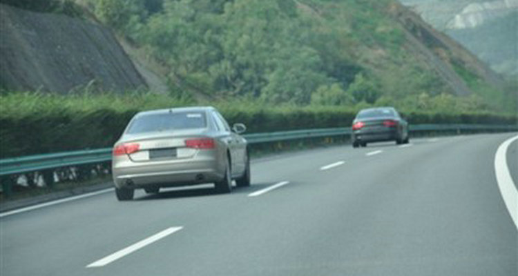 汽車跑到120就發(fā)抖是什么原因