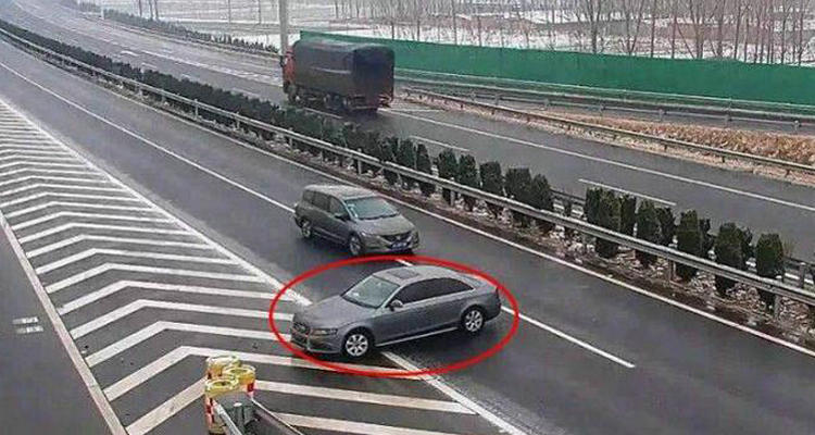 高速路口進(jìn)錯(cuò)方向可以倒車(chē)嗎