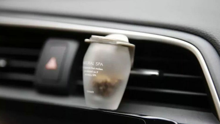 新車(chē)有異味怎么辦 去除新車(chē)異味妙招