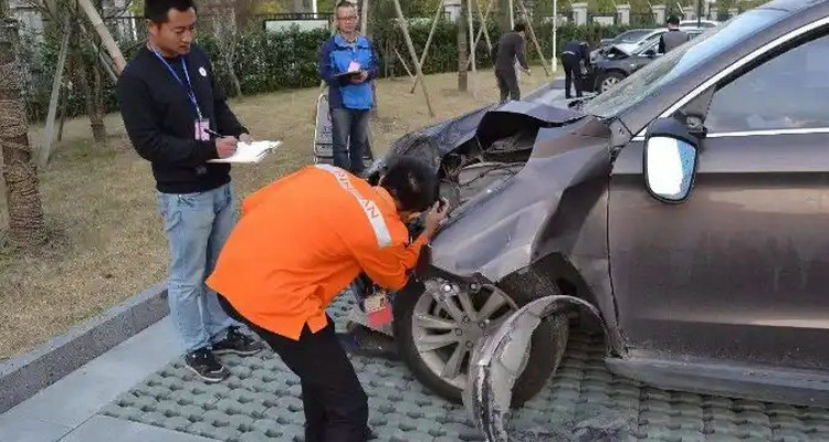 出車(chē)禍了對(duì)方全責(zé)怎么辦