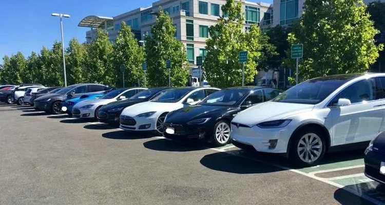 自動(dòng)擋汽車正確停車操作方法