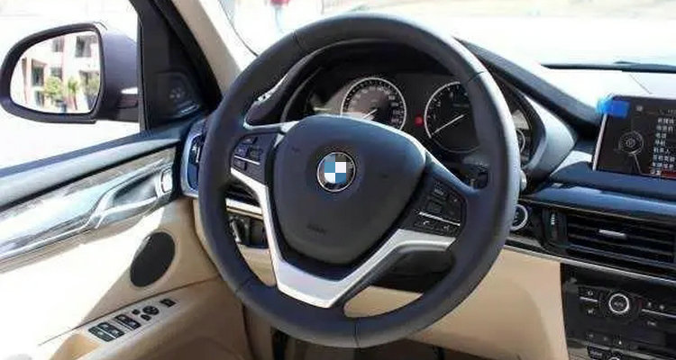 自動(dòng)擋方向盤(pán)打死是幾圈