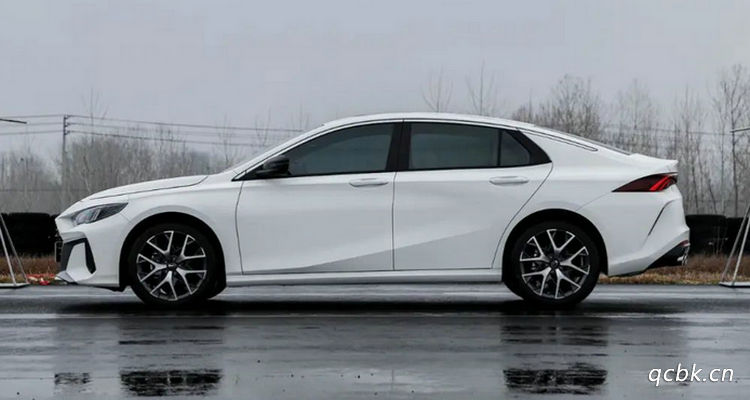 轎車跑起來(lái)嗡嗡響是什么情況