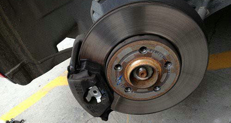 剎車時候有吱吱響正常嗎