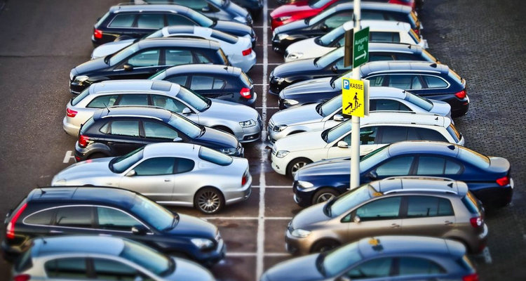 轎車長時(shí)間停放應(yīng)注意什么