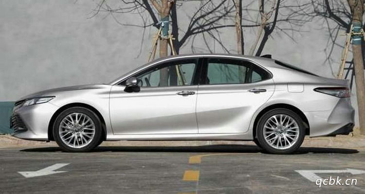 汽車開著抖動(dòng)怎么回事 開車時(shí)車抖動(dòng)怎么回事