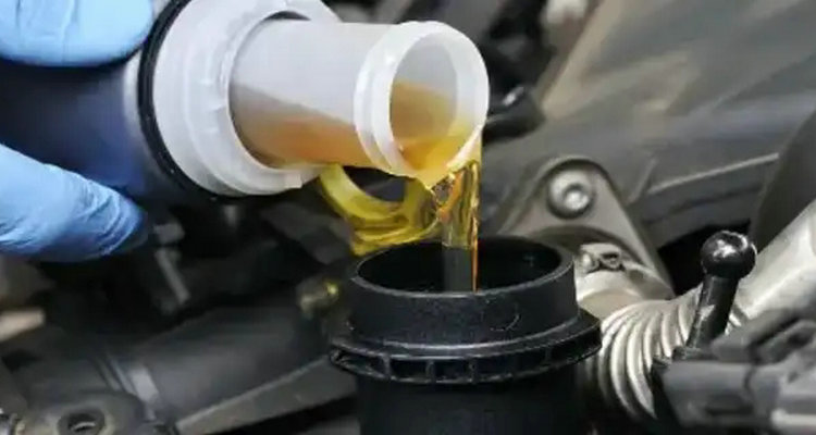 小轎車多少公里換機(jī)油