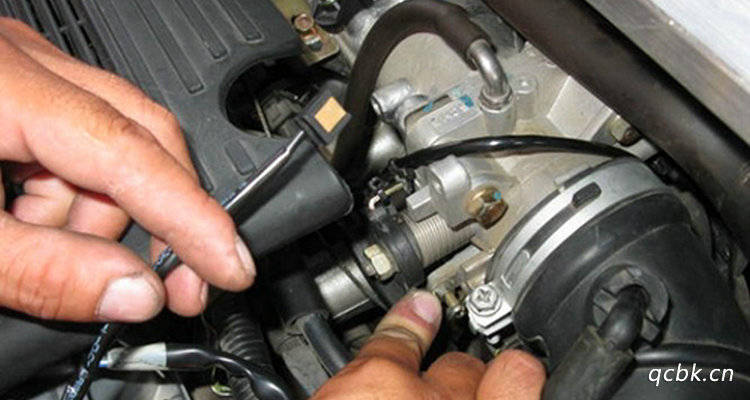 汽車剛啟動怠速不穩(wěn)是怎么回事