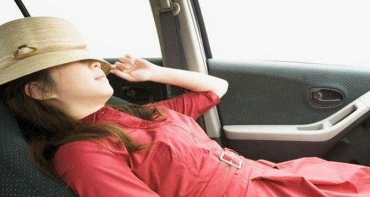 油車開(kāi)空調(diào)睡覺(jué)安全嗎