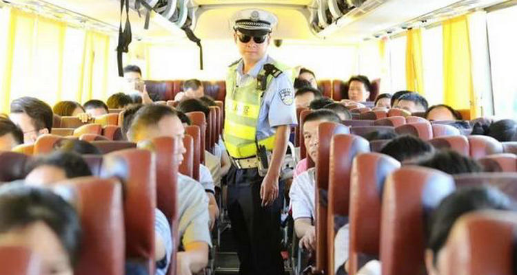 小轎車后排不系安全帶會受到處罰嗎