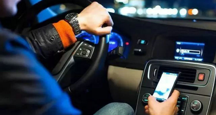 開車接打電話有什么危害