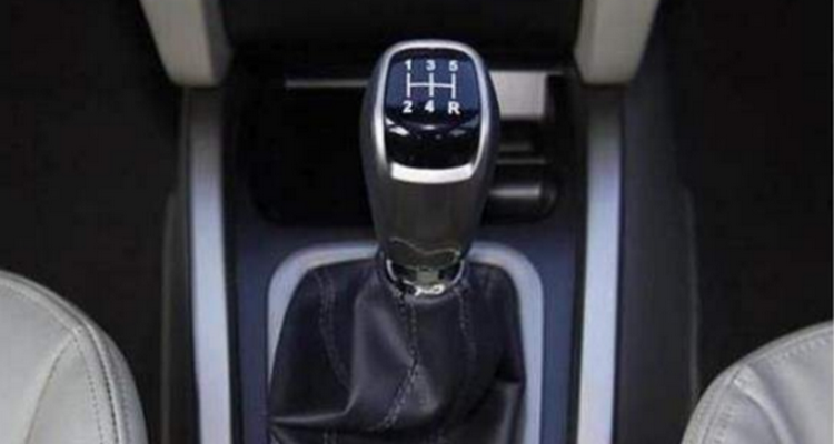手動擋怎么掛倒車檔 倒檔手動擋怎么掛